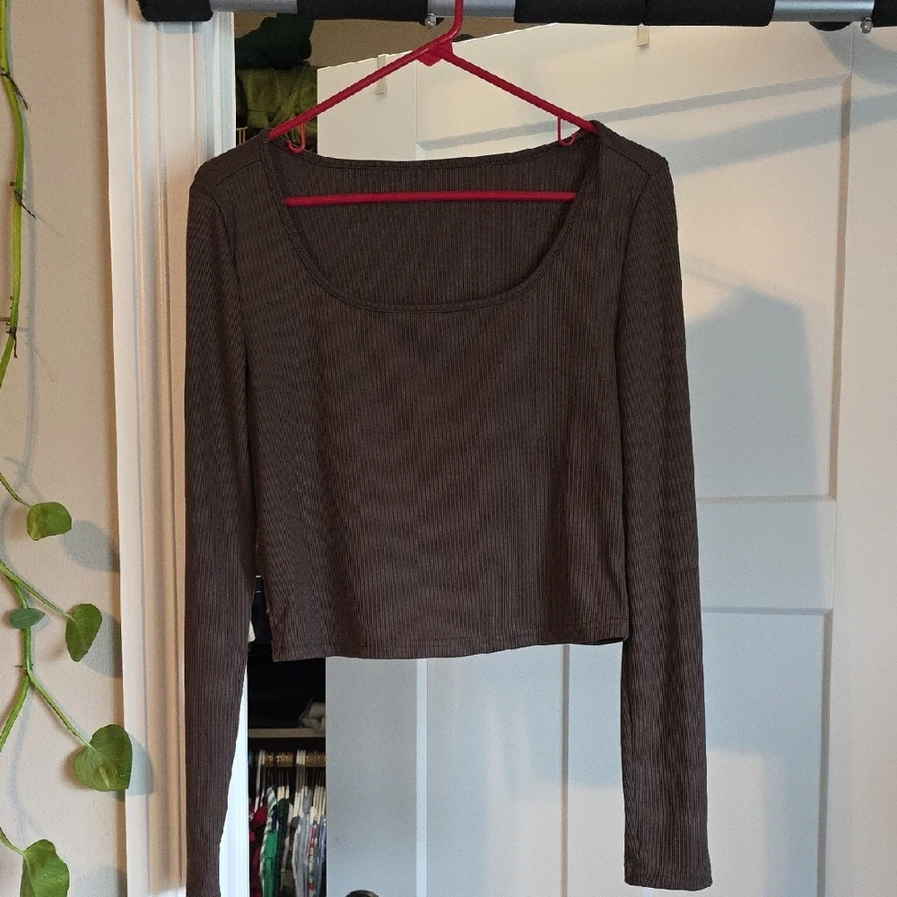 SHEIN Colorful Crop Tops Collection - Black, Brown, White, Orange - Picture 3 of 15